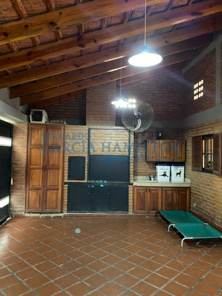 CASA EN VENTA en el corazon de YERBA BUENA 