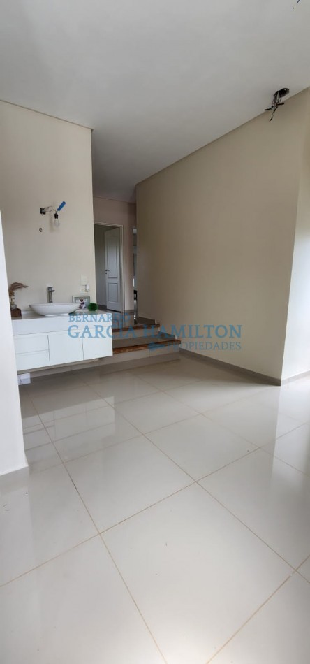 PROPIEDAD A METROS DE AV PERON