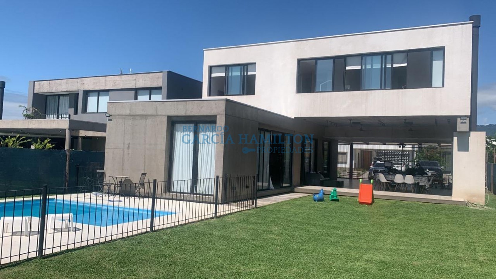 CASA EN VENTA EL PORTILLO