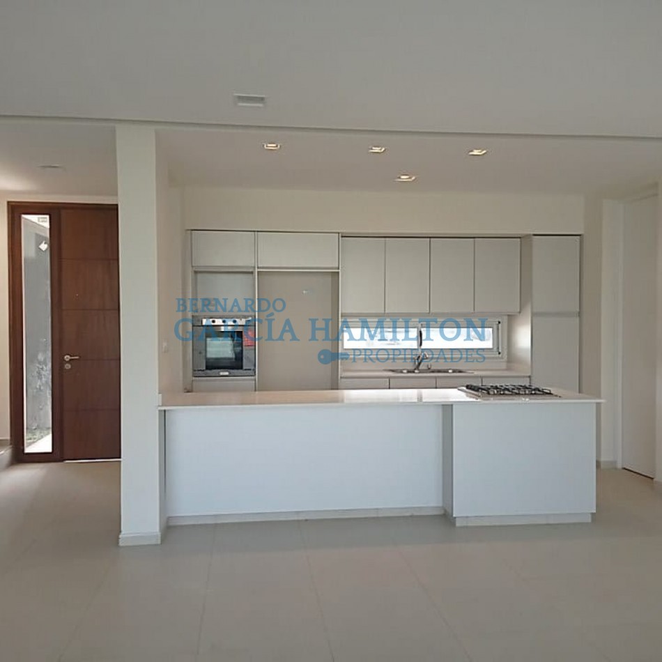 CASA EN VENTA BARRIO PRIVADO EL PORTILLO