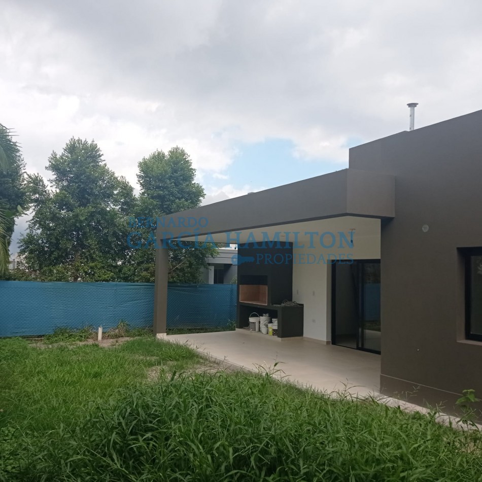 CASA EN VENTA Bo PRIVADO ALTO VERDE 2. 