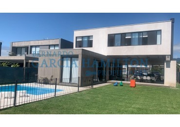 CASA EN VENTA EL PORTILLO